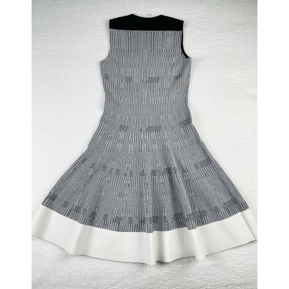 NARCISO RODRIGUEZ • Sleeveless Geometric Tweed Dress, 6 - Picture 10 of 16